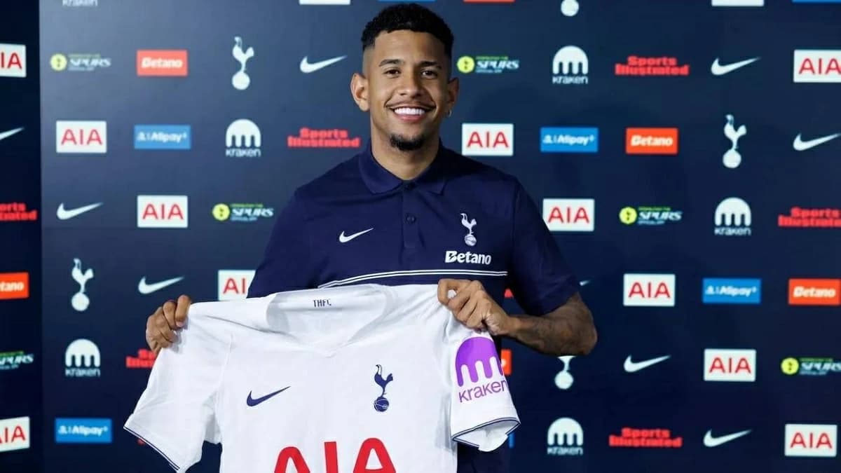 Manchester City makes record $427.5M transfer