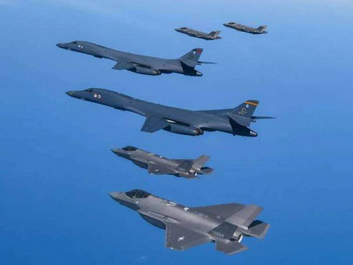 South Korea sends fighters to track Russian aircraft