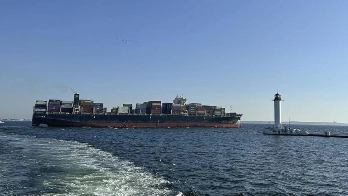 Russia attacks cargo ship at Ukrainian port