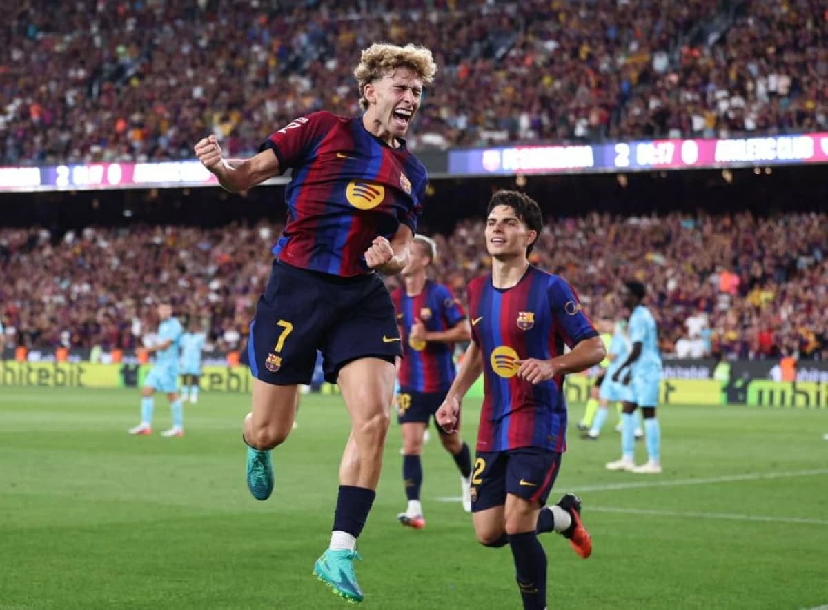 Barcelona scores 7 goals without a striker