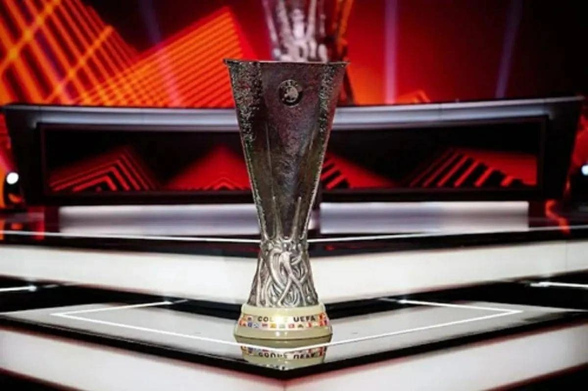 قرعة الدوري الأوروبي تضع عمالقة أوروبا في مواجهات قوية