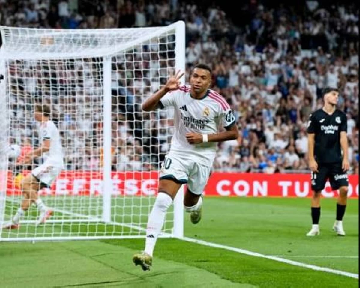 Mbappé scores to reveal Ballon d'Or award