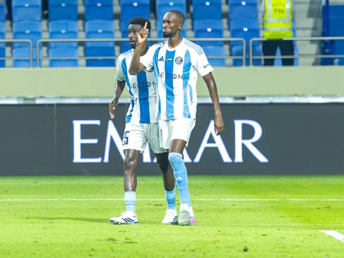 مان يونايتد يتغلب بأهداف سمراء وبصمة بيرلو