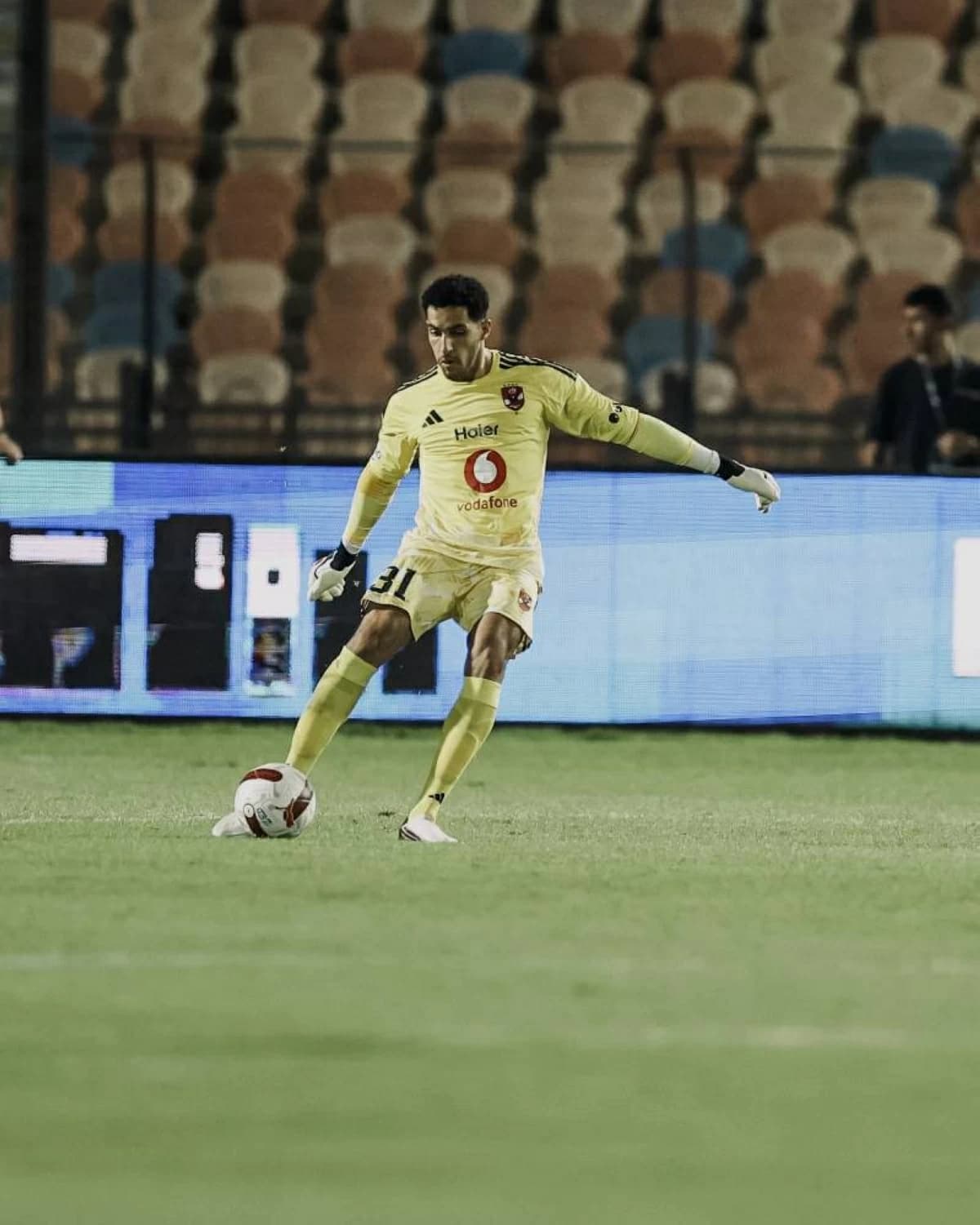 الأهلي يمدد عقد مصطفى شوبير ثلاث سنوات