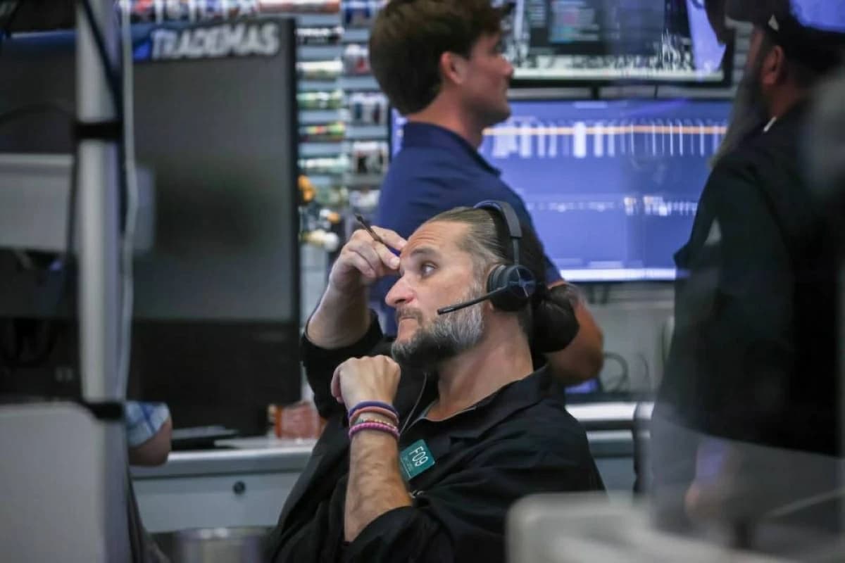 Bond Price Drop Raises Borrowing Costs