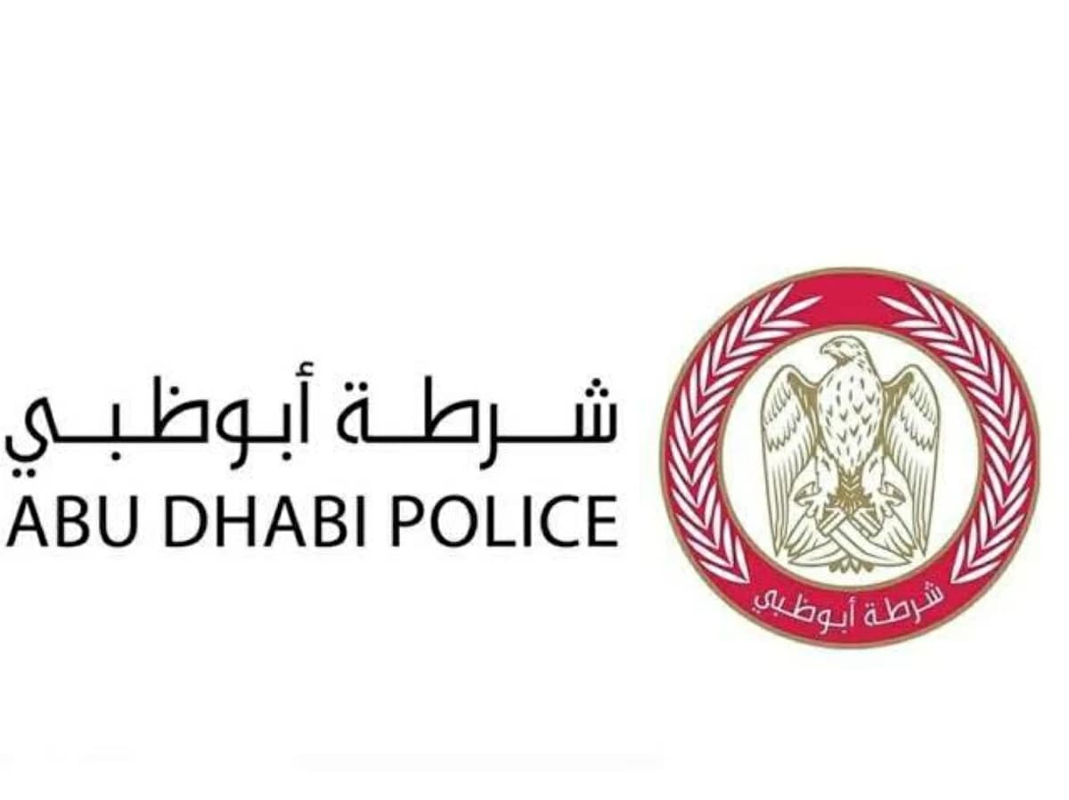 أبوظبي تتعامل مع حريق في مستودع بالمفرق