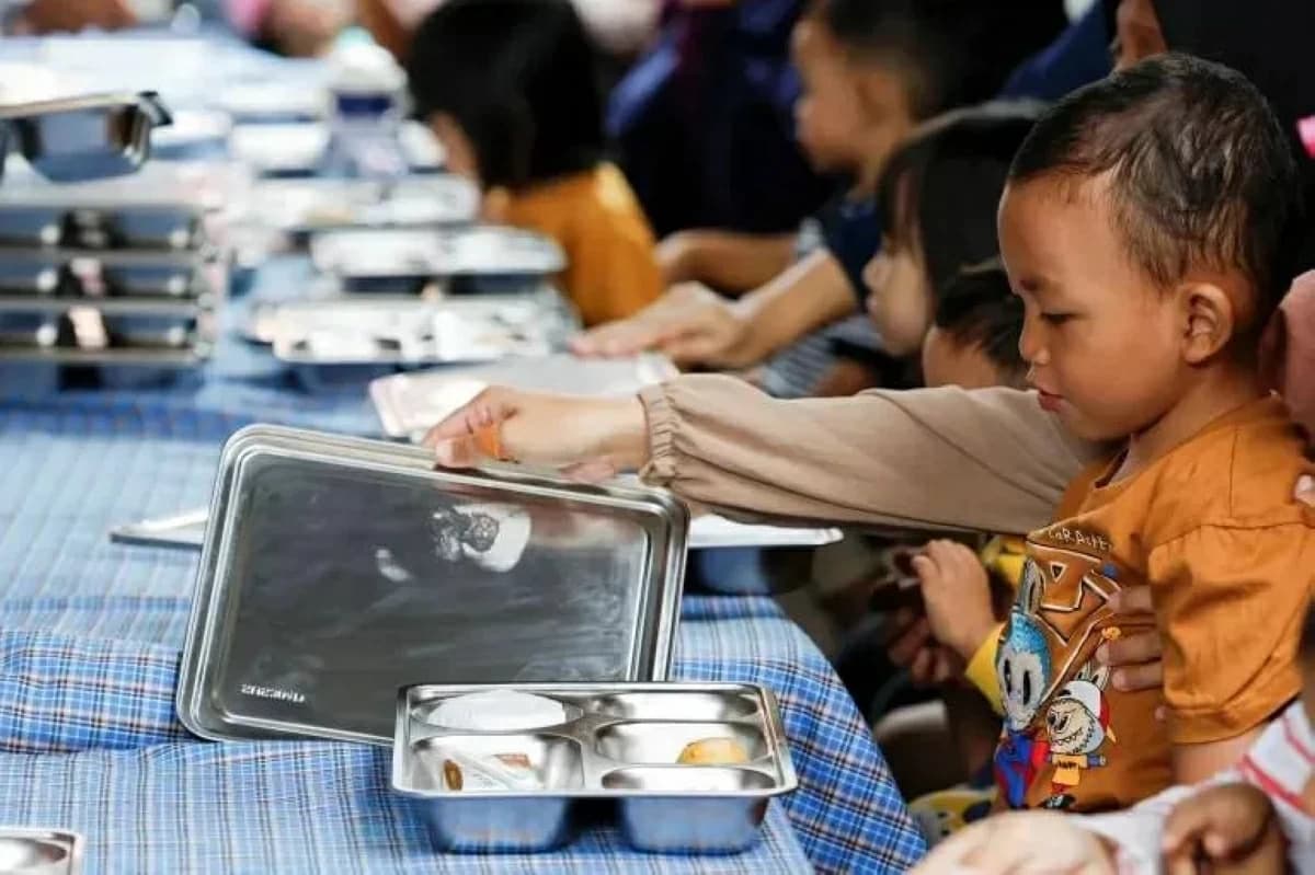 Indonesian Rights Group Demands Probe into Student Poisoning