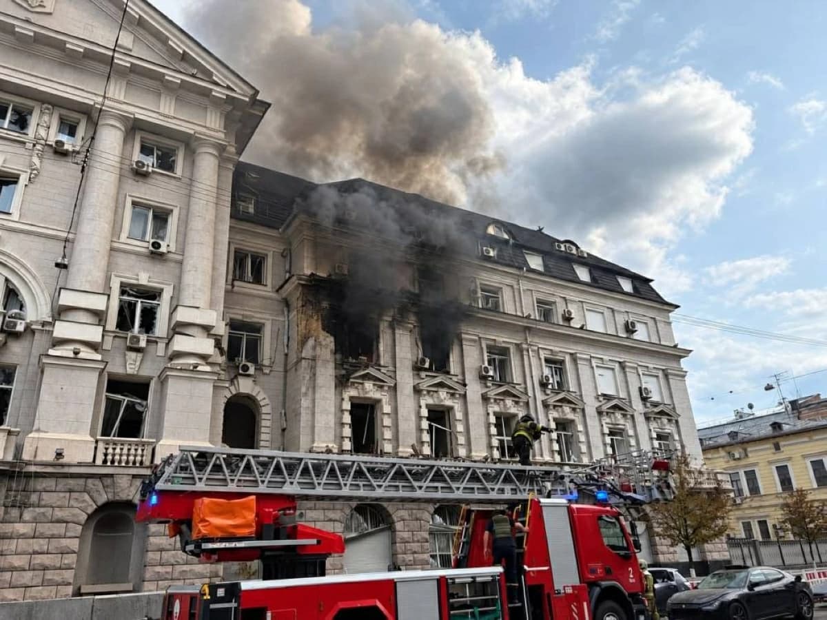 Russian strike damages Kyiv Security HQ