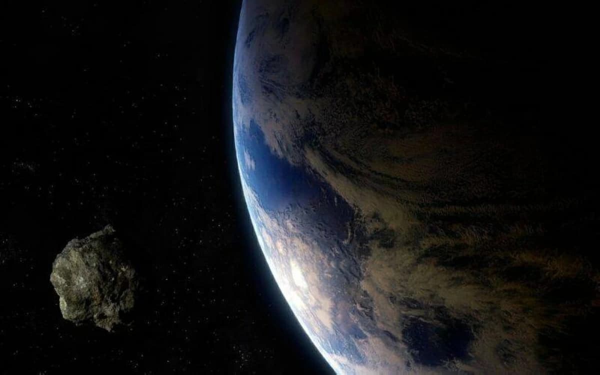 Small asteroid approaching Earth's atmosphere