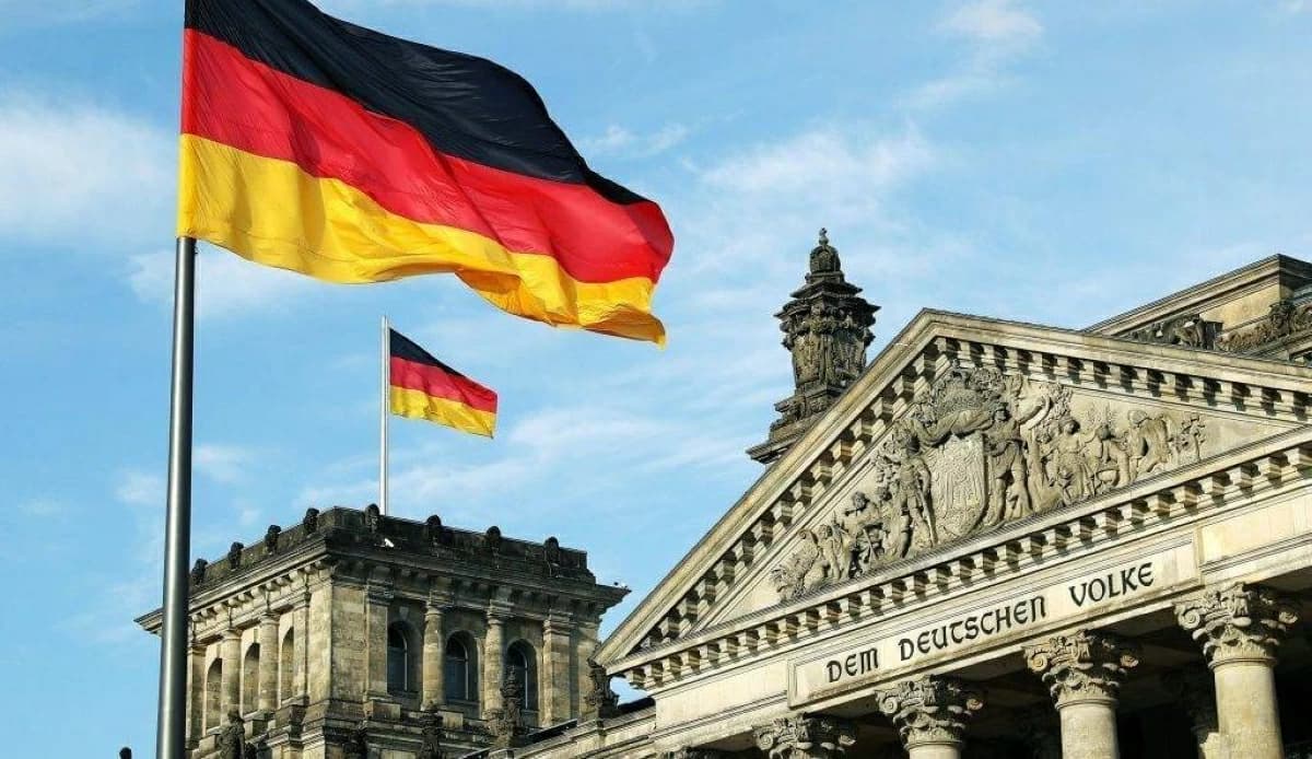 France Warns of Far-Right Gain in Germany