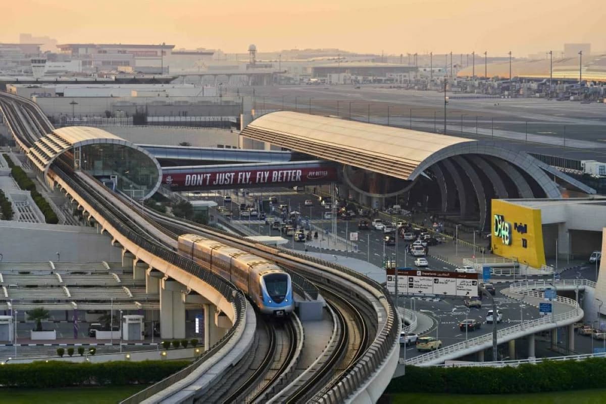 مطار دبي يتصدر قوائم الربط الجوي 2025