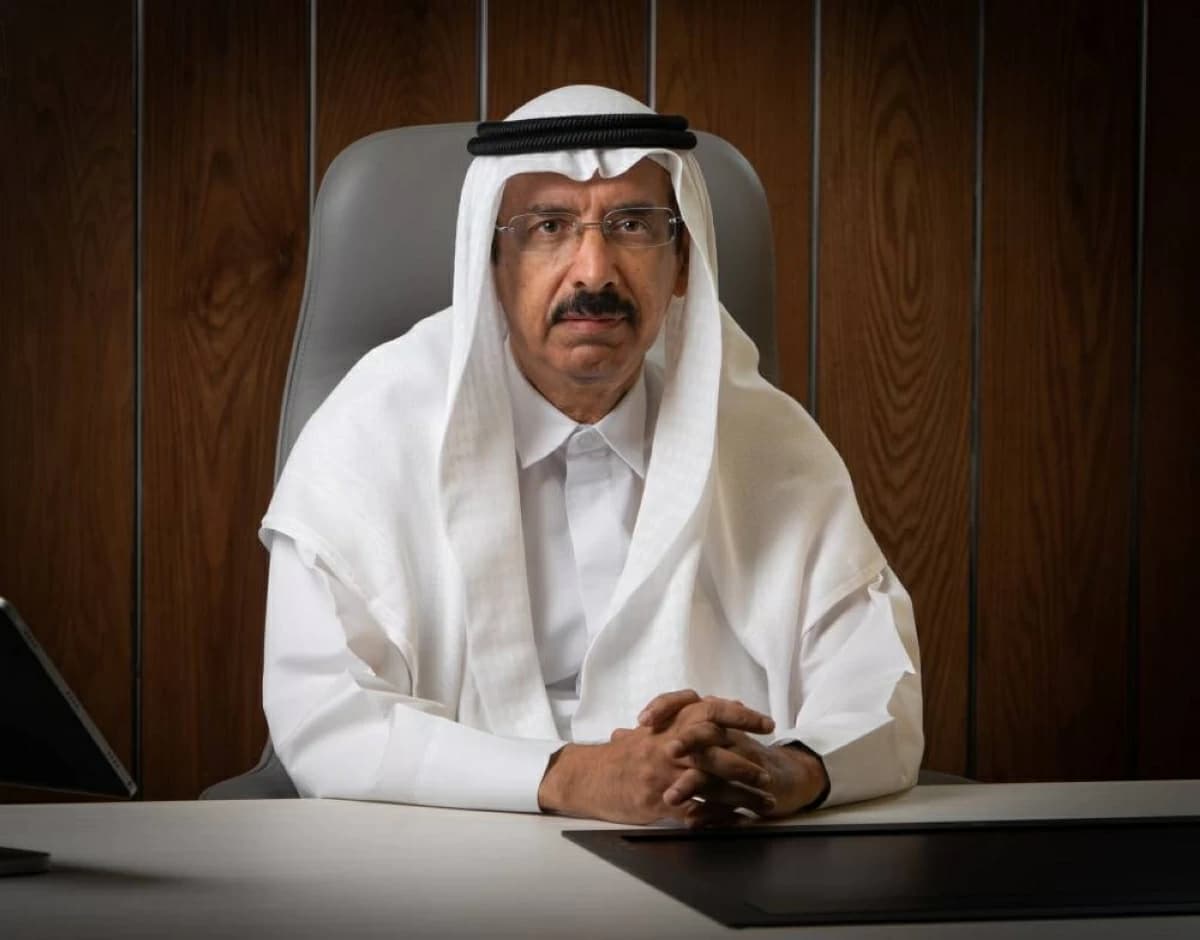 محمد المر يفتتح علم الإمارات في أبوظبي للكتاب
