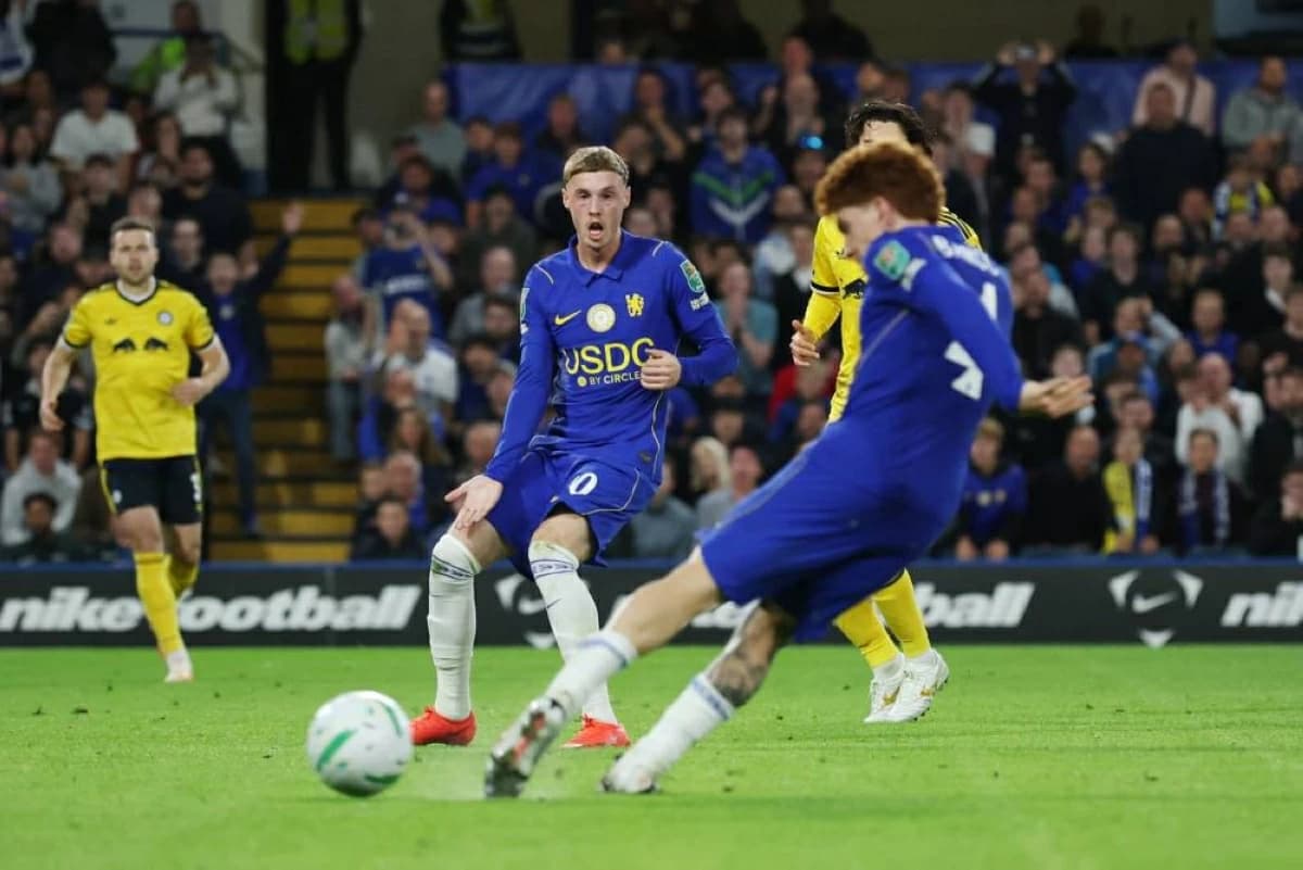 Chelsea thrashes Leeds in League Cup