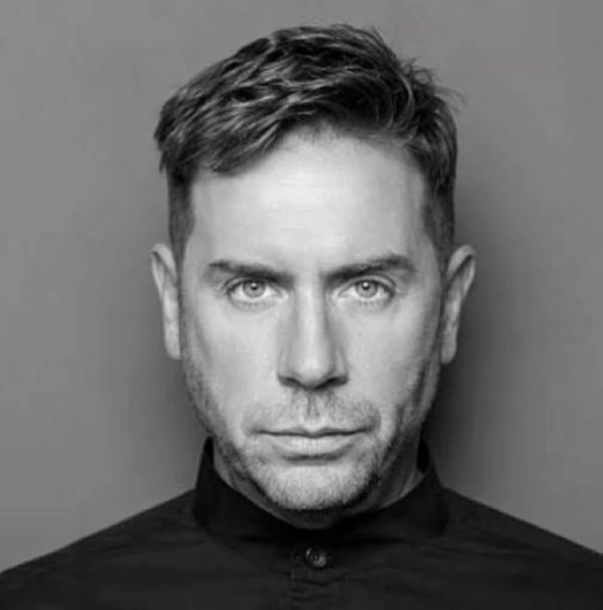 Doctors detained in Greece over singer Mazounakis death