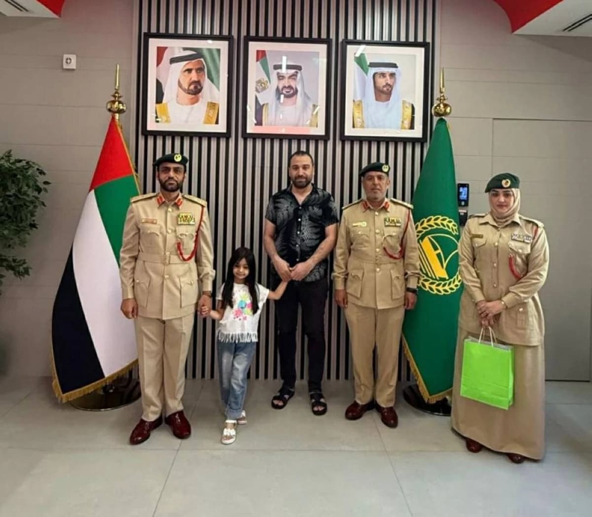 شرطة دبي تحقق حلم طفلة في حتا