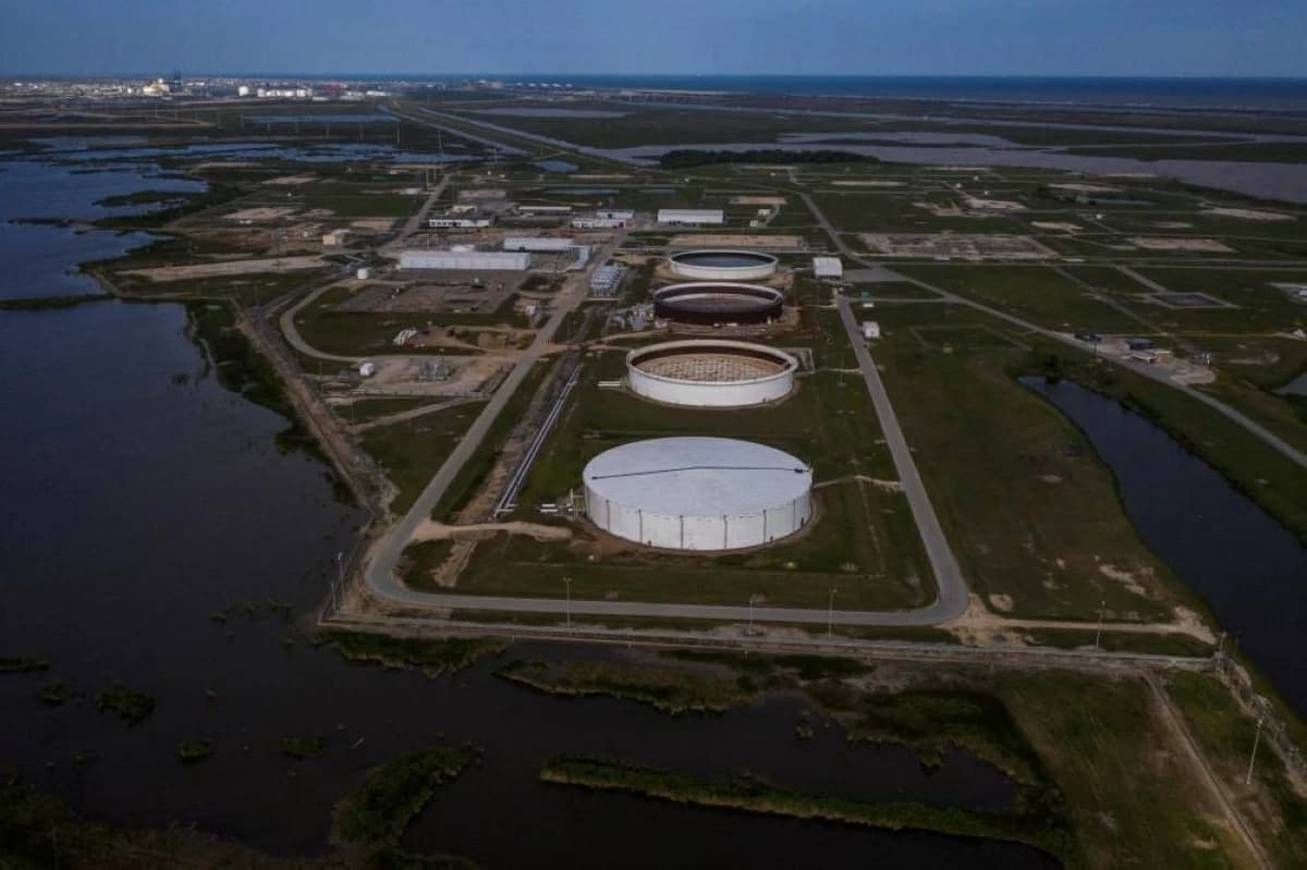النفط يواصل الارتفاع للأسبوع الثاني
