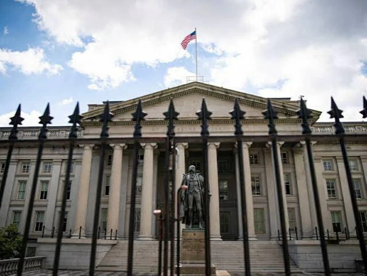 Washington sanctions Russian VTB Bank for Iran support