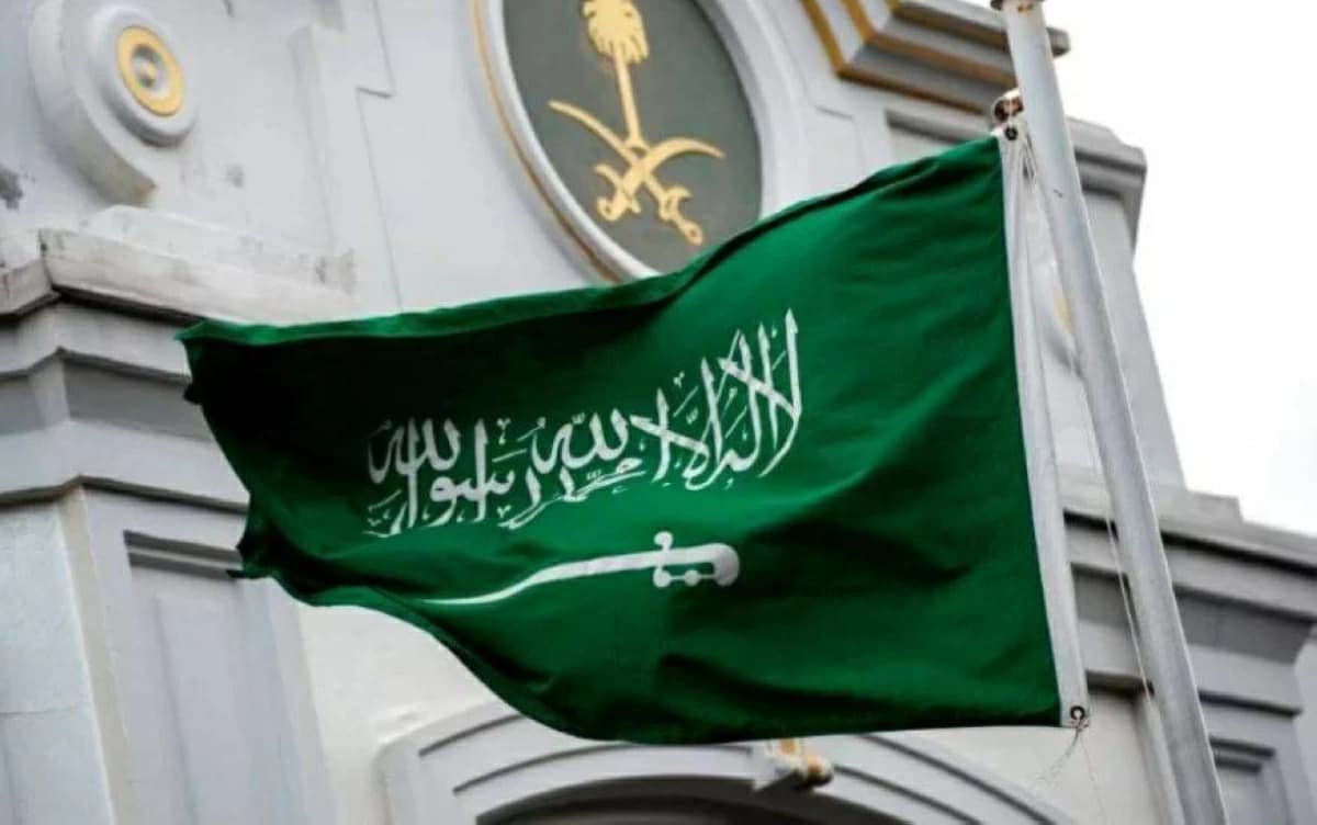 Saudi Civil Defense warns of danger in Mecca, Taif, Jeddah