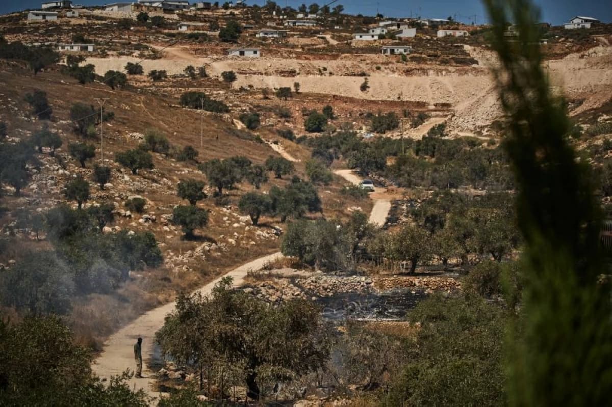 Israel builds more settlements to undermine two-state plan