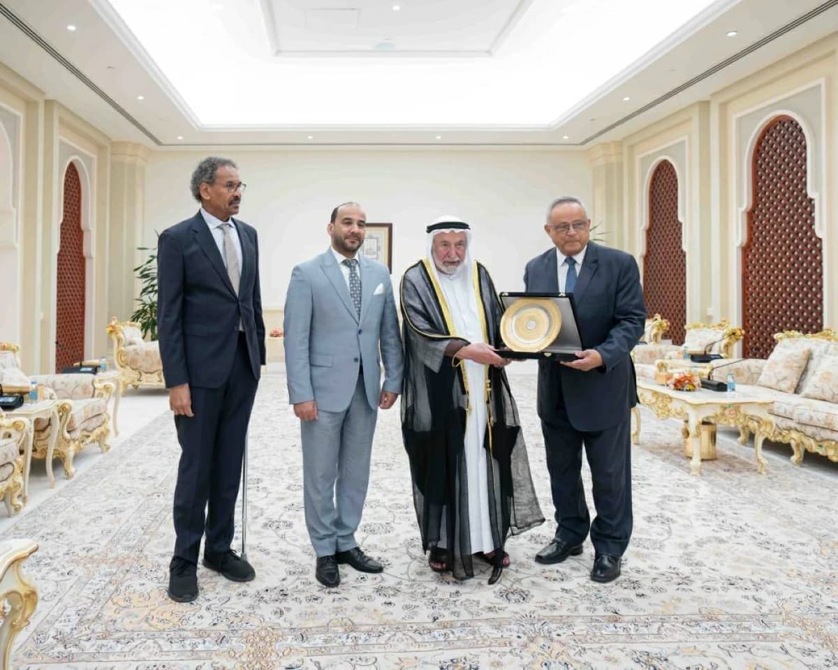 سلطان يؤكد أن العلم أساس التنمية