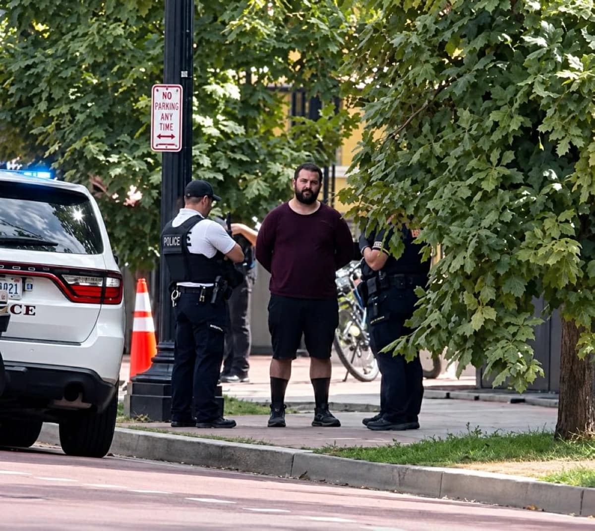 Security Breach Disrupts White House Meeting