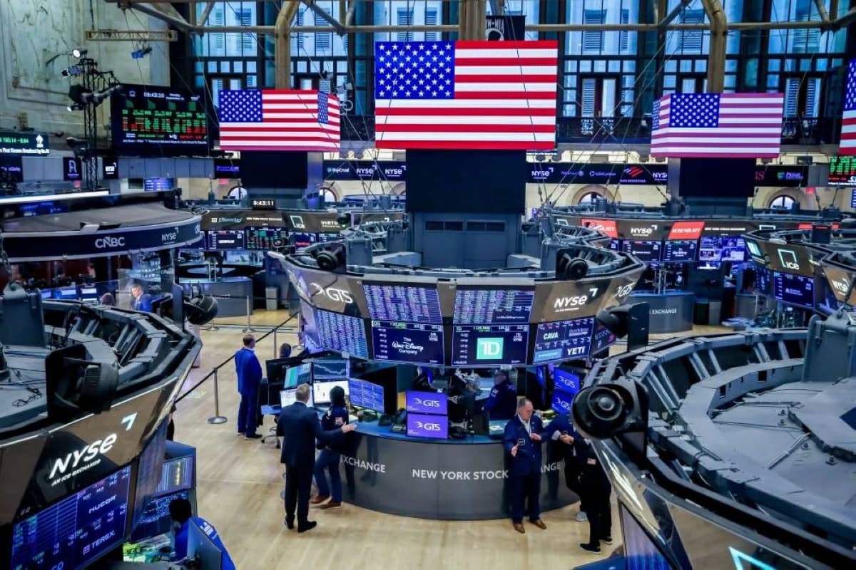 Tech stocks boost Wall Street gains