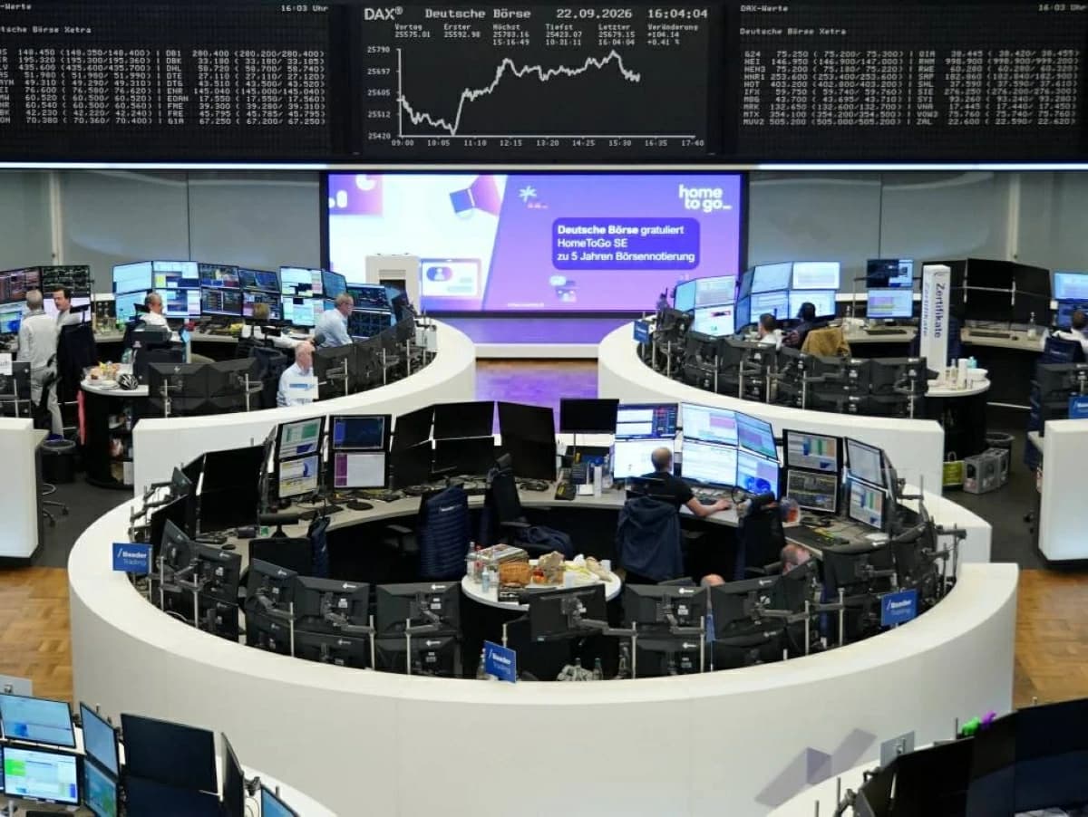 Wall Street mixed, Europe and Gulf rise