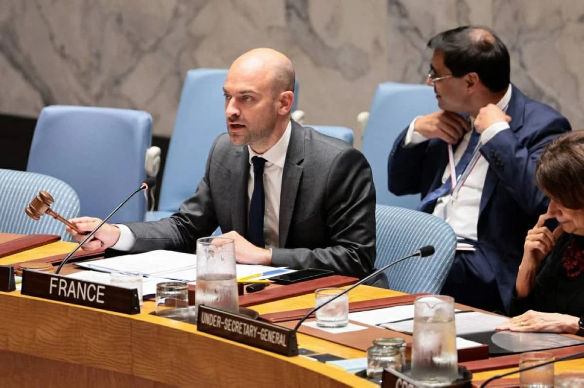 France urges elections in Palestinian areas