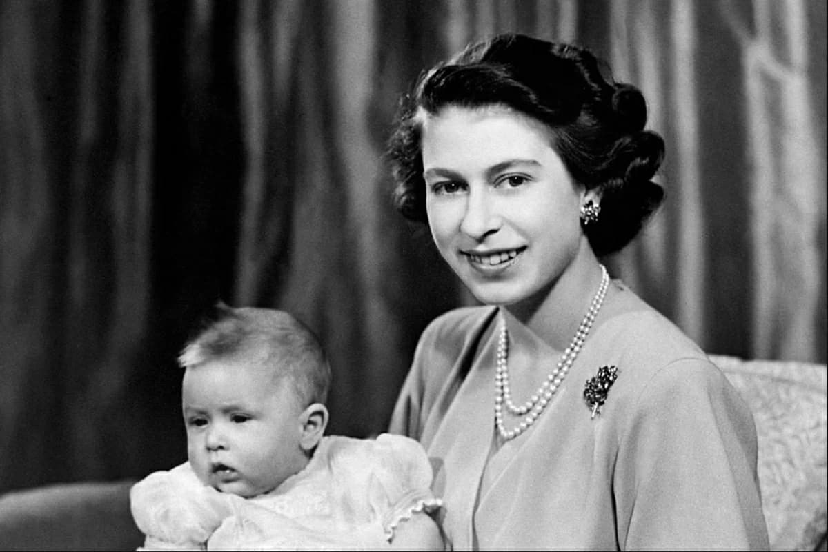 Elizabeth's Rare Handwritten Note
