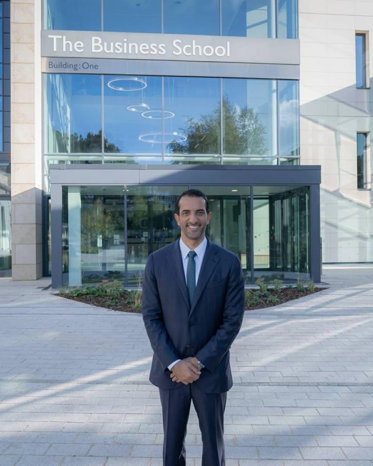 سلطان بن أحمد يحصل على دكتوراه إدارية من إكستر