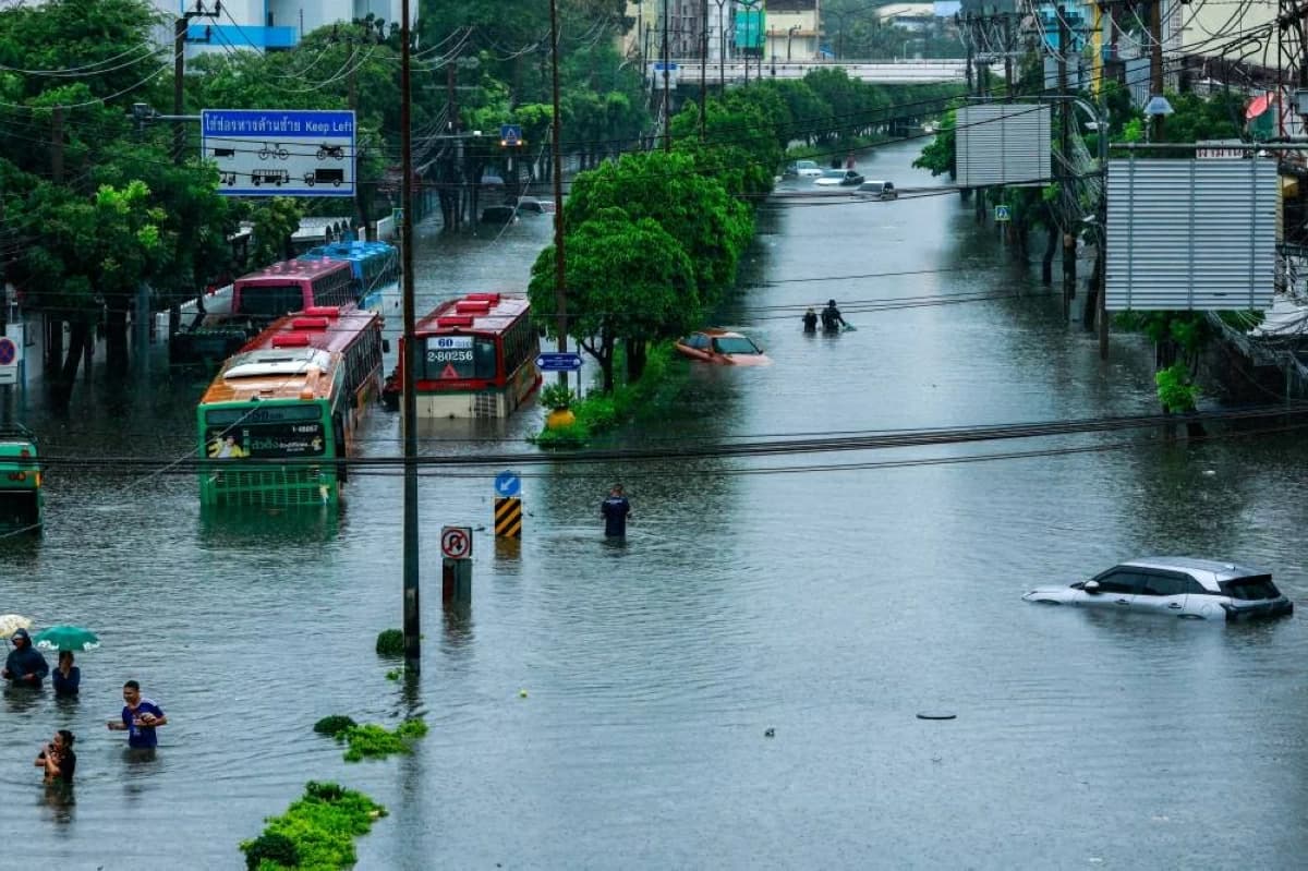Thailand proclaims Bangkok a disaster area