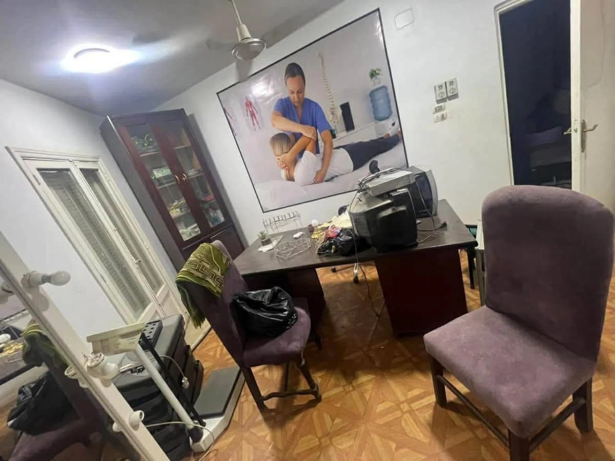 Egyptarrest of impersonator at unlicensed clinic