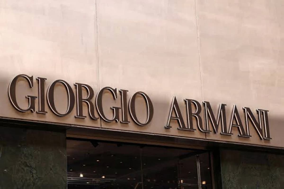 Armani in talks to sell stake