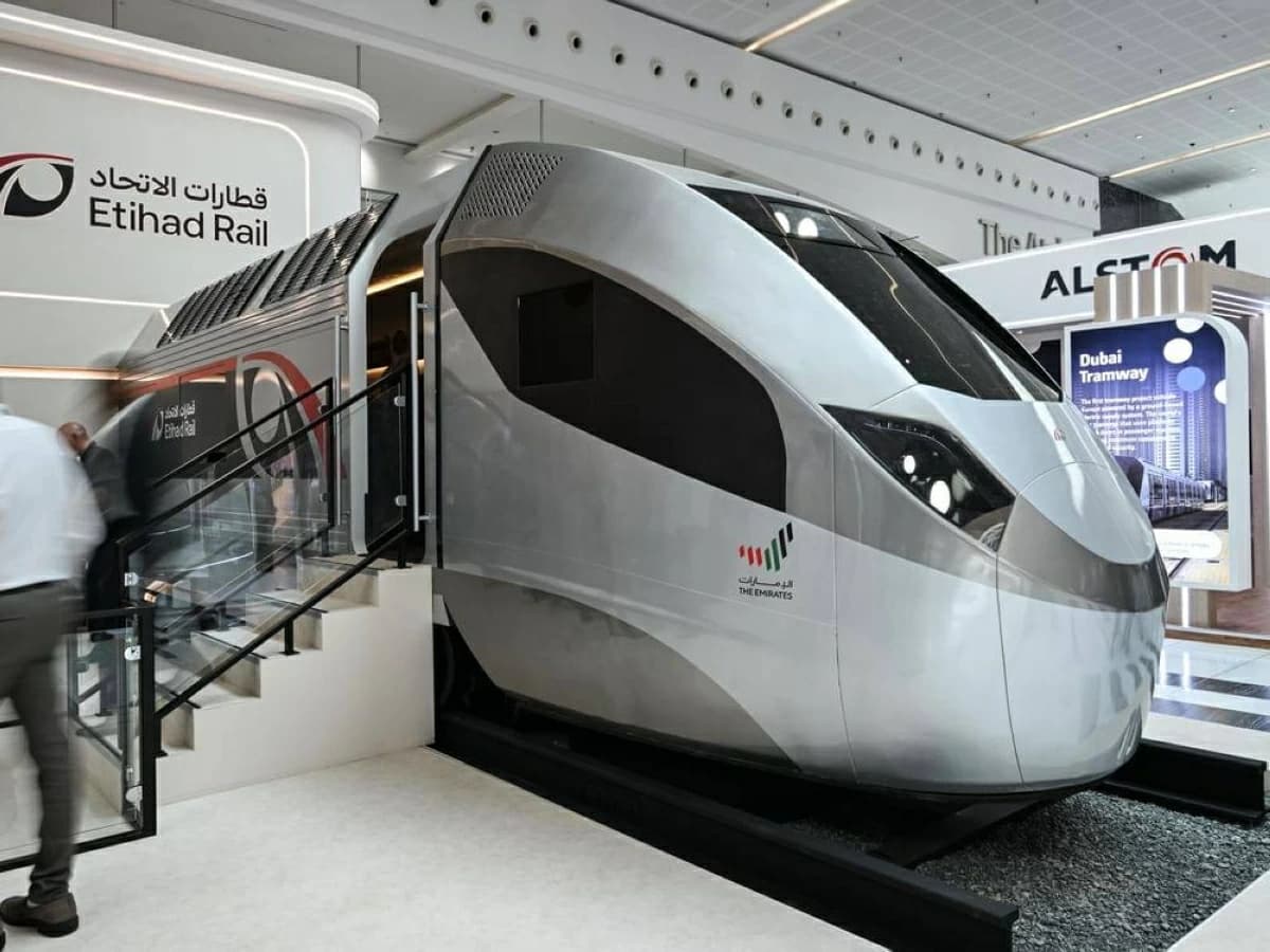 قطارات الاتحاد في دبي الأربعاء