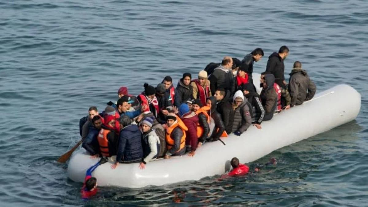 وفاة طفل وامرأتين في عبور المهاجرين