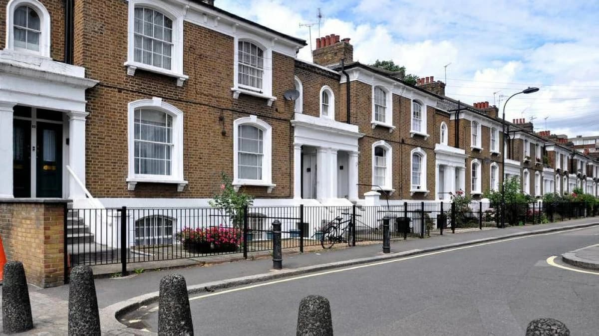 Britain investigates 303,000 vacant homes