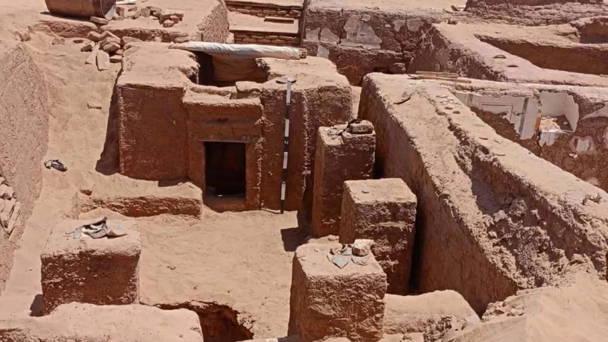 مرثية مصرية قديمة تكشف قصة مؤثرة