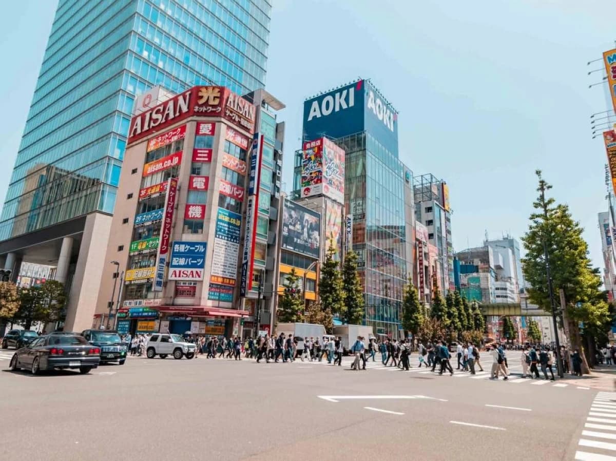 Japan industrial output drops again