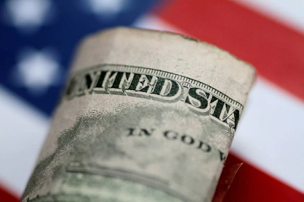 Dollar hits peak in 2026 against euro