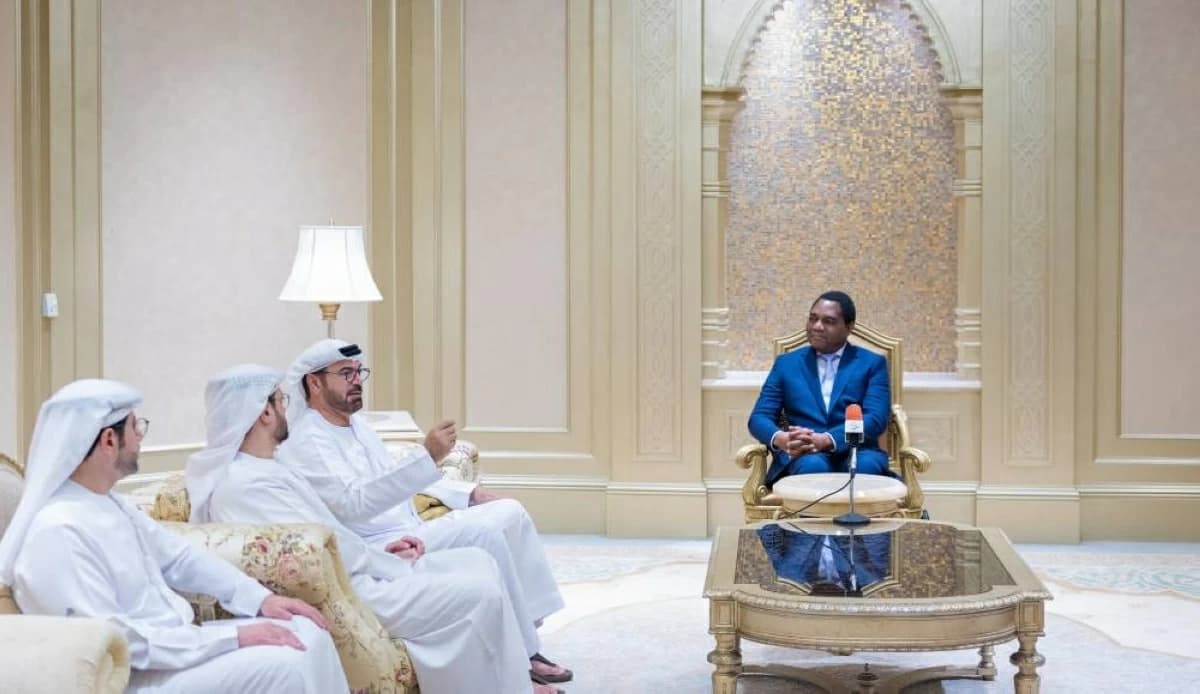 زامبيا تستعرض مع القرقاوي تطوير الحكومي
