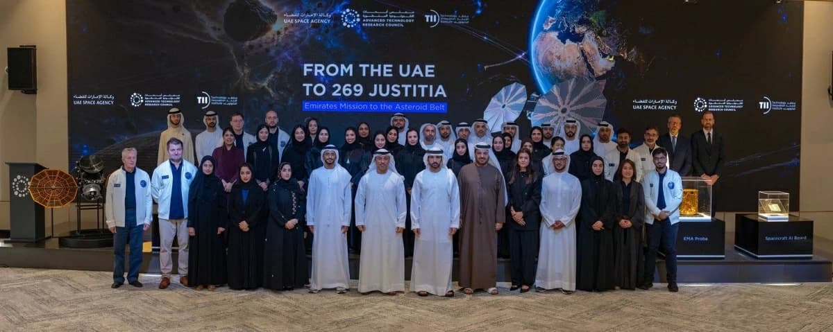Hamdan bin Mohammed visits asteroid lander reveal