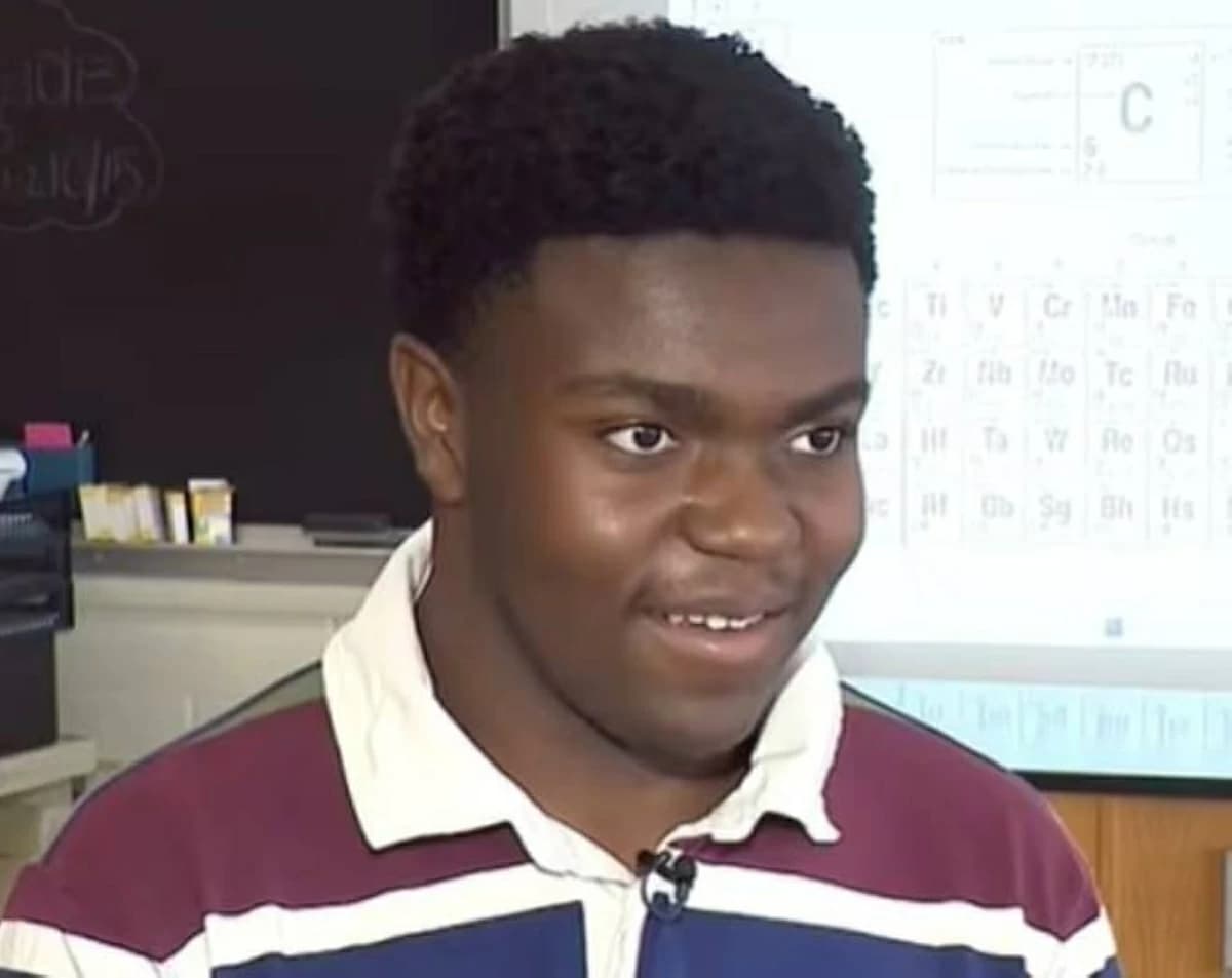 Chemistry teacher rewards student after 25 years