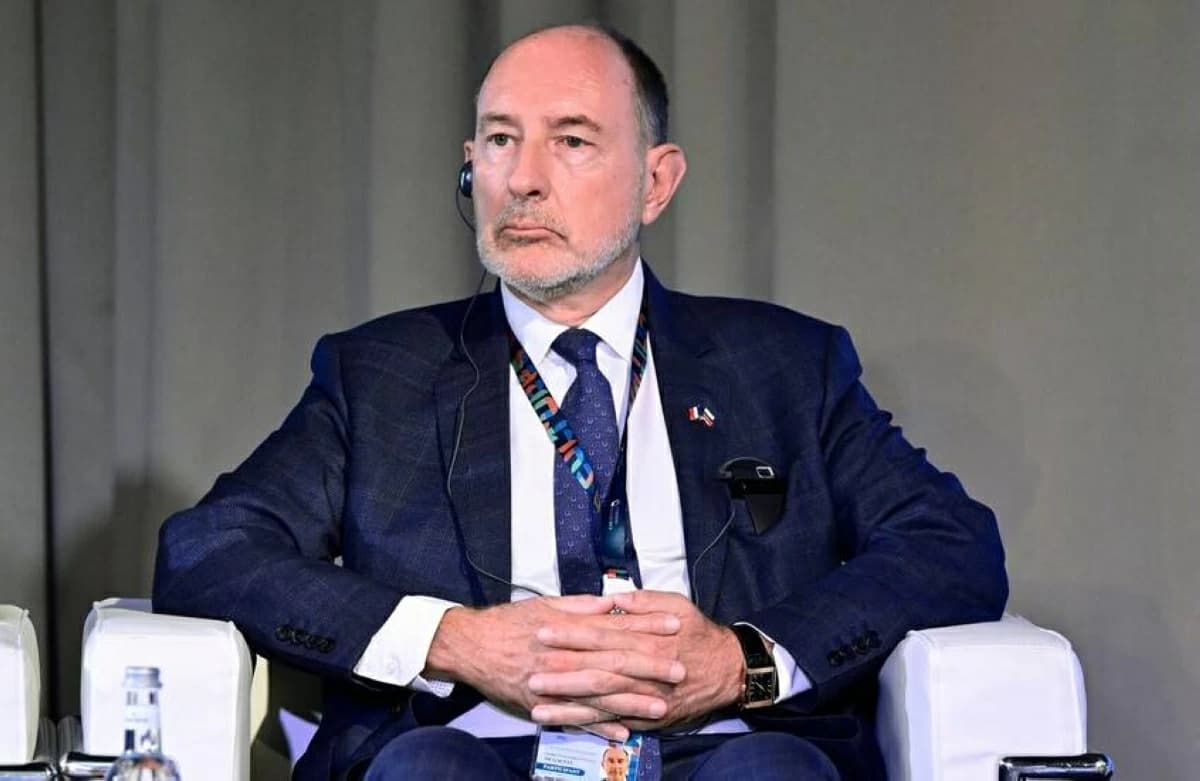De Gaulle's Great-Great Grandson: France Needs a Leader like Putin