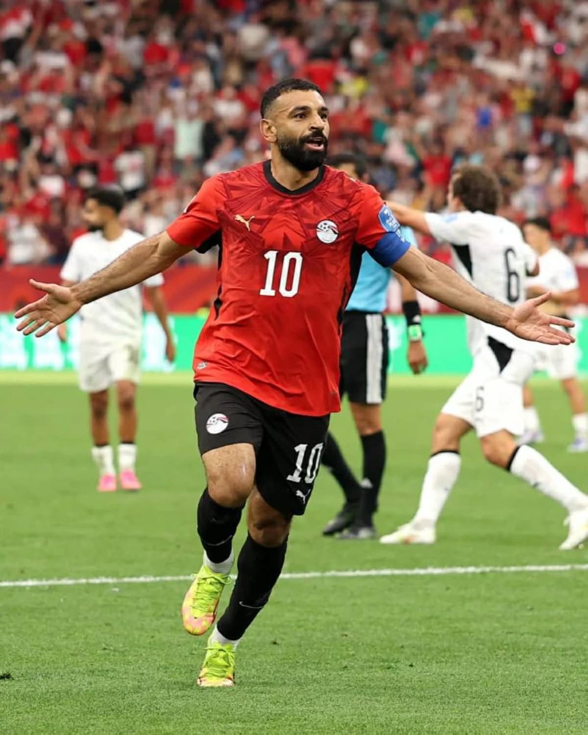 محمد صلاح يعود لمنتخب مصر بعد حل خلافه