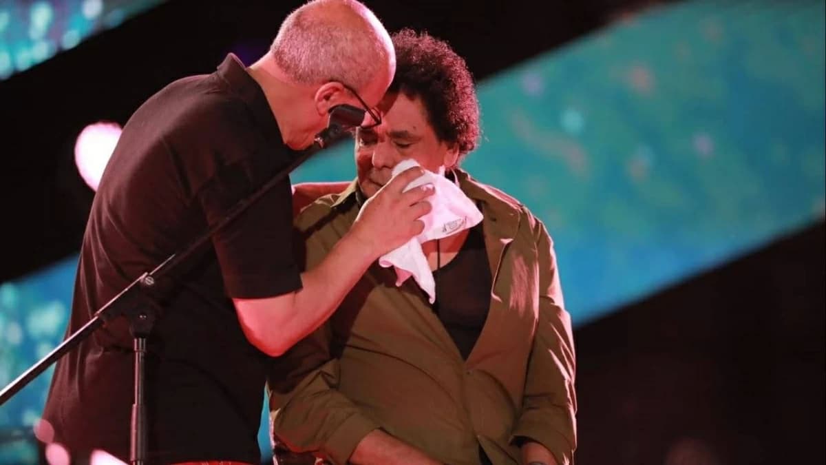 Mohamed Mounir tears up over audience comments