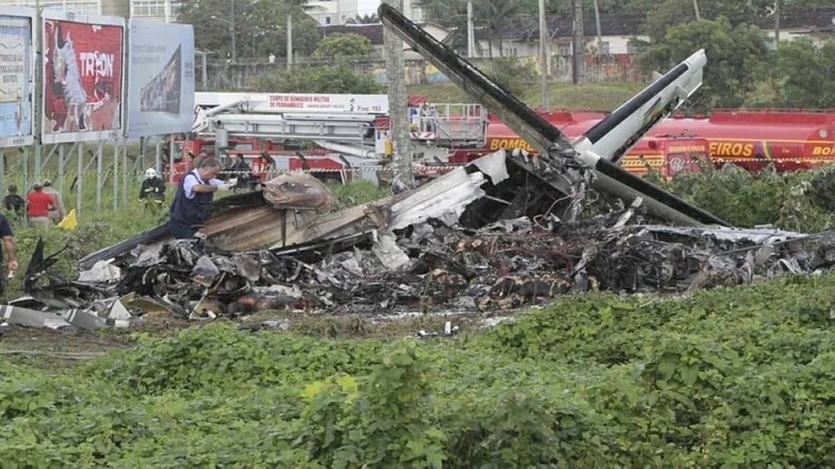 Brazil plane crash claims 3 officers