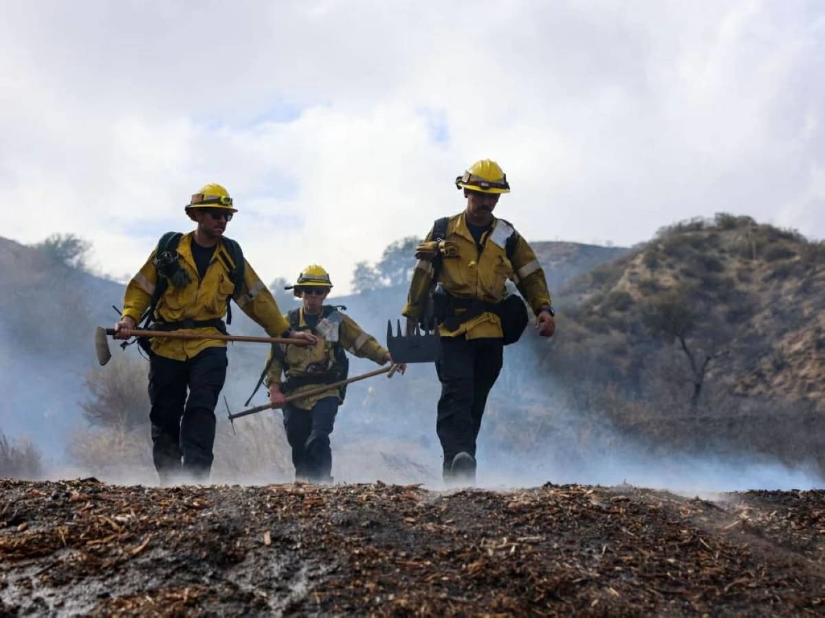 Santa Clarita Evacuation Due to Wildfire