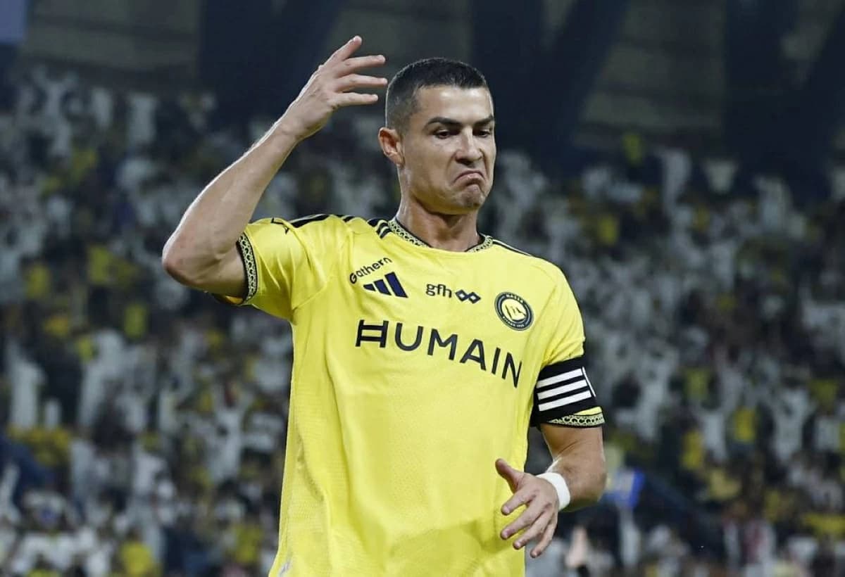 Ronaldo claims he is the greatest player in history