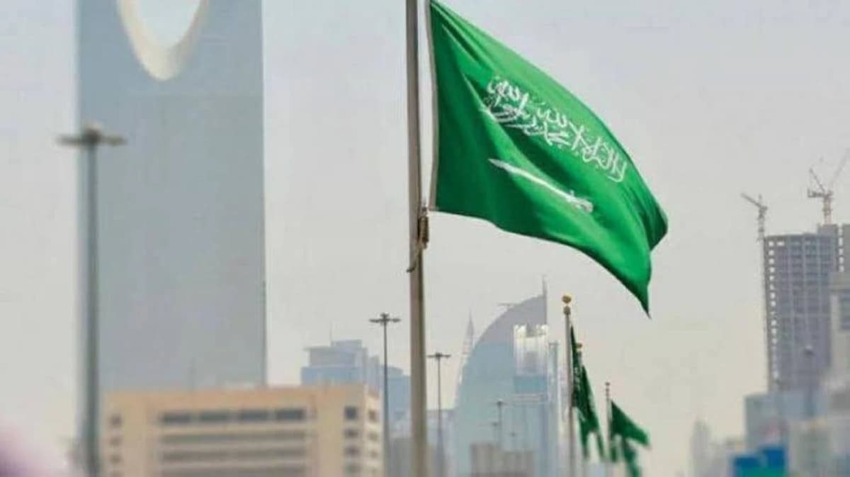 Saudi Arabia intercepts Houthis missile