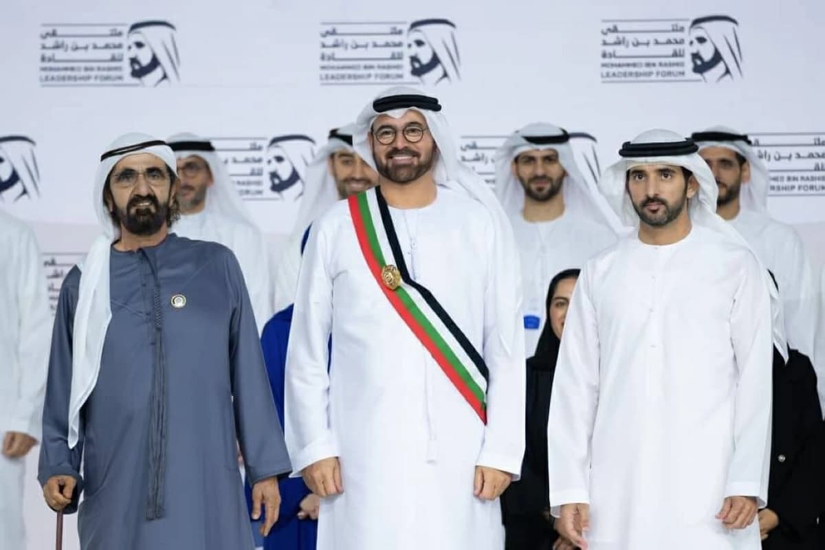 محمد بن راشد يكرم محمد القرقاوي